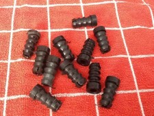 Bouchons de roue pivotants