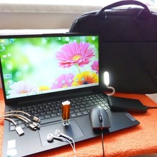 Clevo XMG Exone GO NS50 15 pouces METAL Ultrabook l Windows 11 SSD Core i5 11...