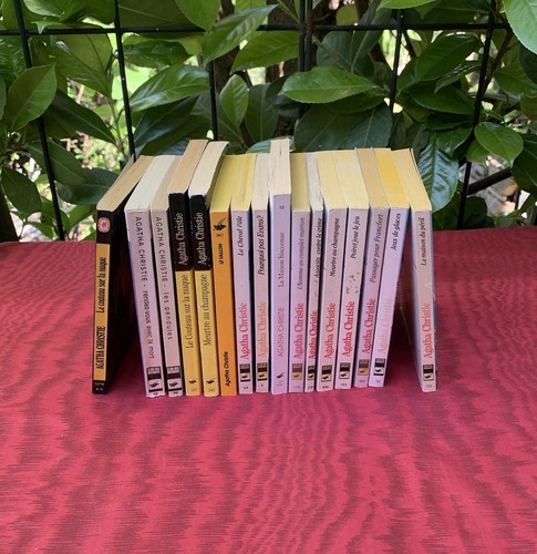 Lot livres poche agatha - lot,