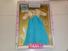 Rare tenue Régine dans sa