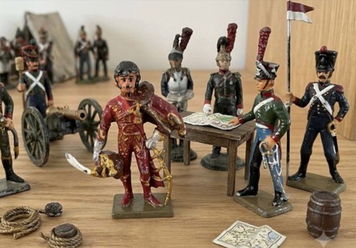 Lot figurines militaires - 8,