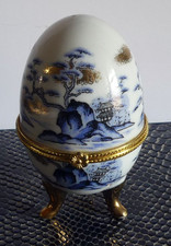 Objet Décoratif - Oeuf en Porcelaine sur Pieds - Collection