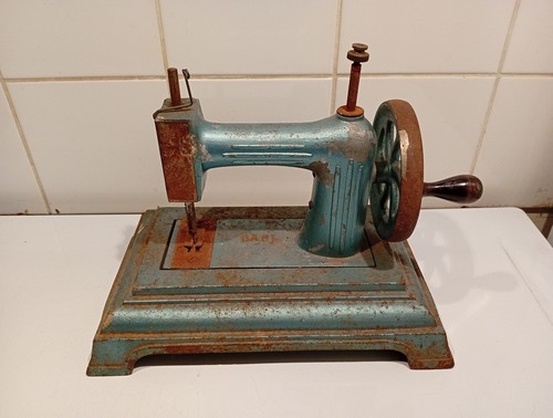 Ancienne machine coudre - ancienne,