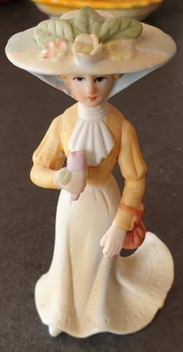 Figurine dame bourgeoise avec - dame,