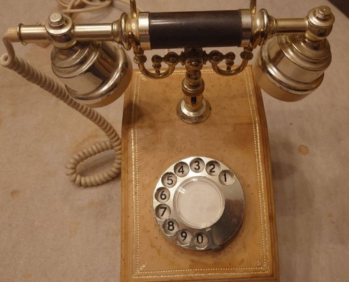 Téléphone fixe vintage
