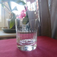 1 verres à whisky ou autre en cristal de baccarat renaissance signé H 7,8 cm