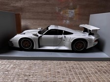 PORSCHE 911 GT1 1996 1/18 UT