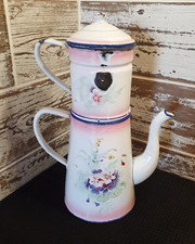 Cafetière en tôle émaillée