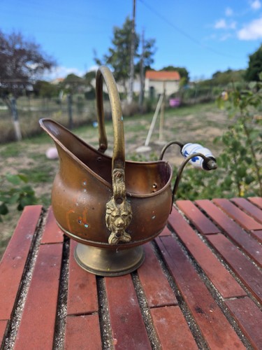 Ancien petit pot - a, en