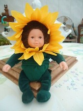 Poupée  Anne Geddes Fleur de Tournesol 22  cm