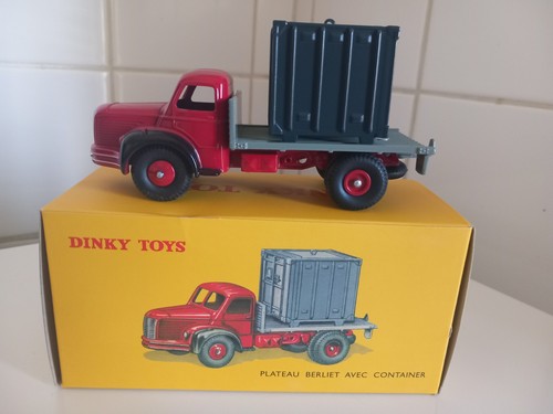 Dinky toys atlas - dinky,