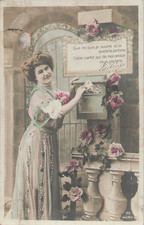 CP WOMAN SLIDES POSTCARDS IN BOX LETTER ROSES FLOWERS - FOLD - 64472