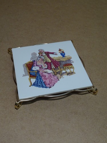 Ancien dessous plat en - dessous, de