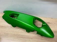 UN CACHE CARENAGE DROIT