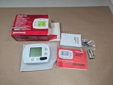 Honeywell TH5110D1022 FocusPRO 5000 Non-Programmable Thermostat Imperfect B Read