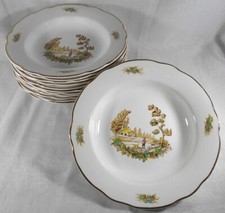 SERVICE DE 12 ASSIETTES CREUSE