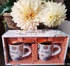 COFFRET D'UN DUO DE TASSES A