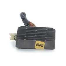 Régulateur de tension -