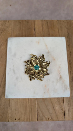 Broche ancienne dorée fleur