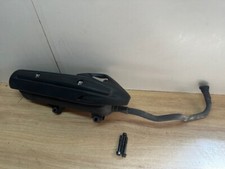 UN POT D ECHAPPEMENT