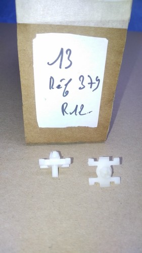 Renault 20 agrafes - 12/,