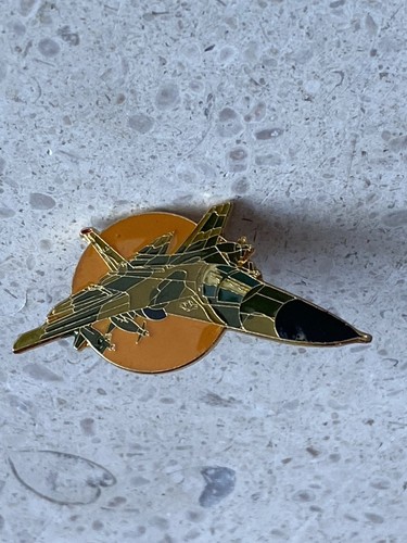 Pin avion chasse - pin’s, de