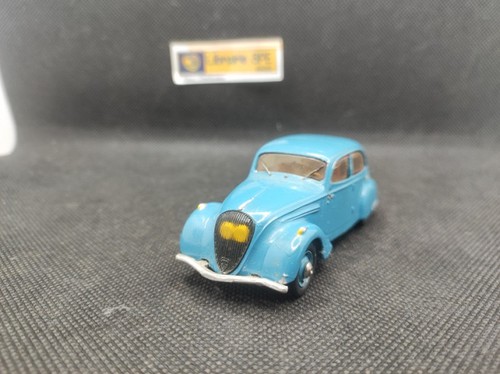 Peugeot 202 bleu - ▄▀▄,