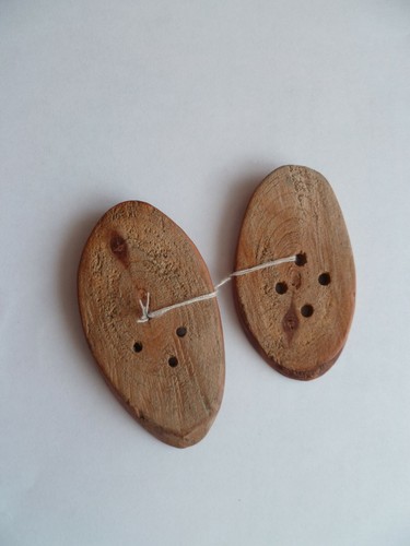 Boutons bois fait - en, main