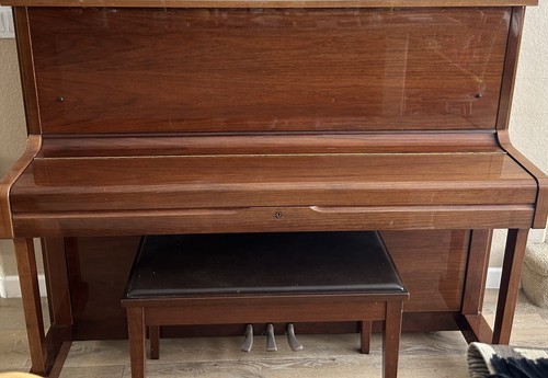 Yamaha piano upright - u1e,