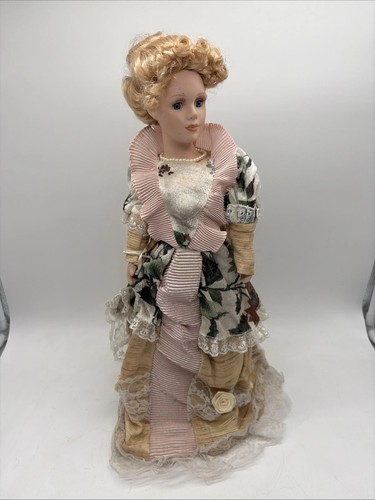 Poupée porcelaine vintage - poupée,