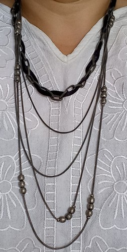 Collier sautoir multi-rangs