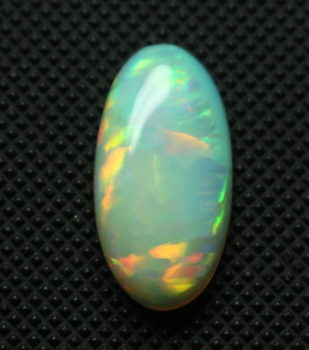 Pierre précieuse cabochon