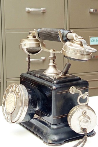 Téléphone ancien