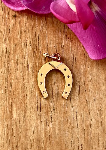 Breloque pendentif fer - , à