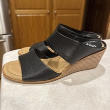 NWOB Sofft Ginetta 8.5 M (B) EU 39 Black Italian Leather Wedge Sandals