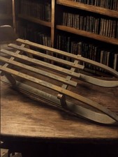 Luge ancienne en bois vintage