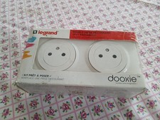 Double Prise De Courant 2P+T Precablé Cadre Apparent Legrand Dooxie Blanc