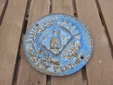 PLAQUE FONTE /VILLE DE