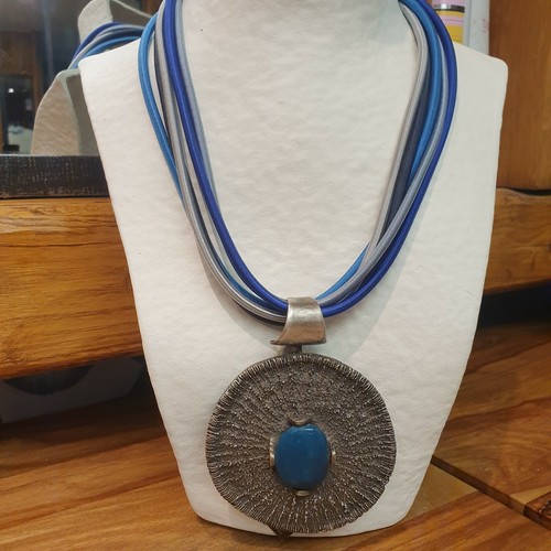 Collier tribu rigaux - tribu, etain