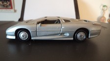 MINIATURE JAGUAR XJ 220