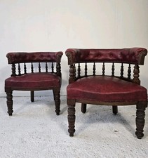 Paire de fauteuils cuir bordeaux – Production Anglaise Victorienne FIN XIX