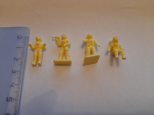 Lot personnages - lot, 4