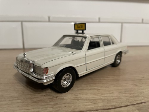 Voiture miniature 24 - voiture, 1/24