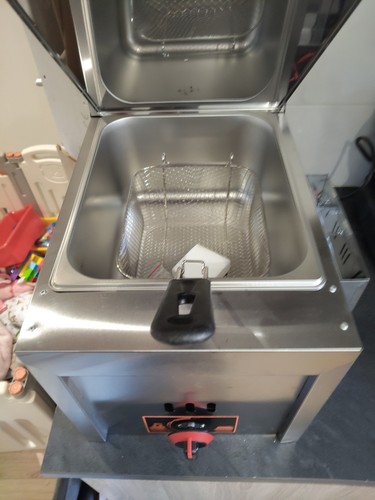 Friteuse professionnelle - , en