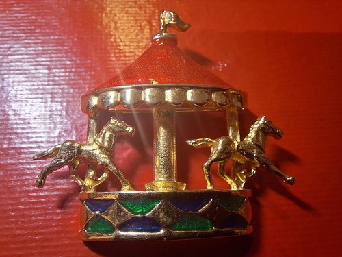 Ancienne broche dorée - ancienne,