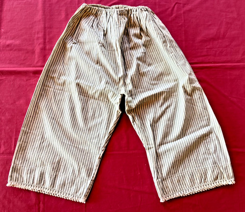 Anciennes culottes dessous - anciennes, en