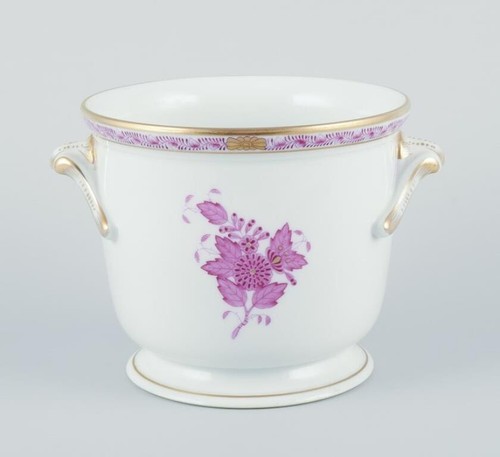 Herend hungary pot fleurs - hungary.,