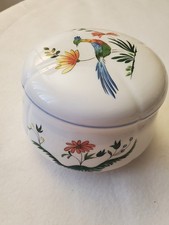 Bonbonnière en faïence de