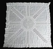 Grande dentelle ancienne