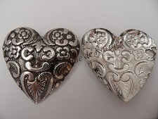 BRELOQUE COEUR ARGENTE VIEILLI